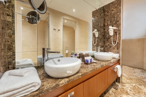 Hotel Crowne Plaza BORJOMI (Borjomi)